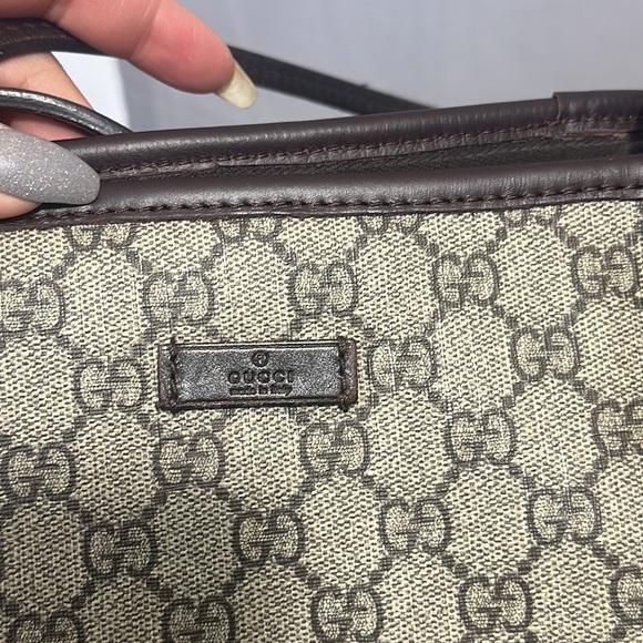 GUCCI GG Supreme Monogram Zippered Tote Dark Brown - Picture 11 of 12
